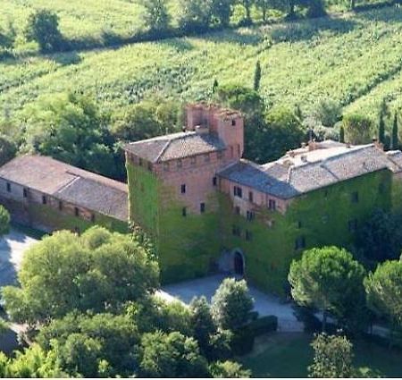 Castello Di San Fabiano Guest House Monteroni dʼArbia Exteriör bild